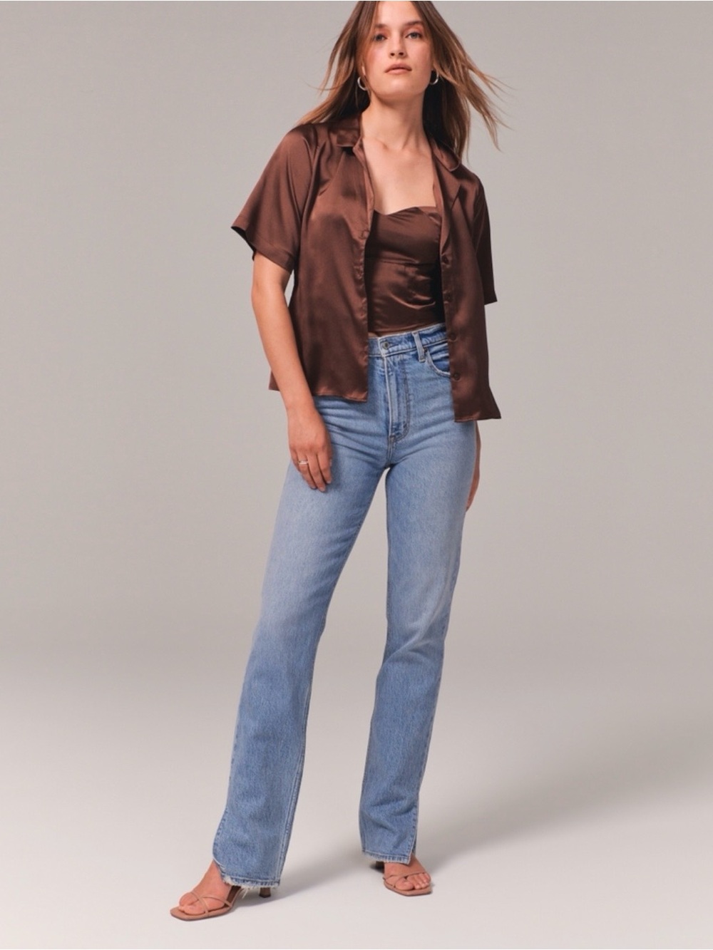 Abercrombie & Fitch Ultra High Rise 90s Straight Jean in Light With Vent Hem